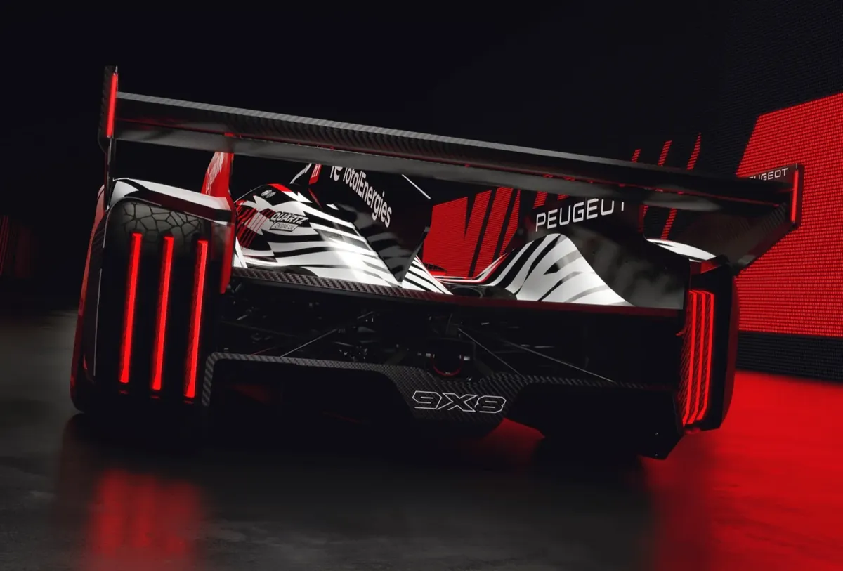 Peugeot 9X8 racing car